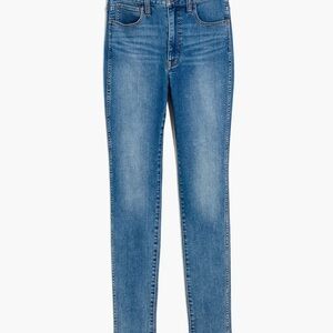 Madewell Petite Curvy Roadtripper Authentic Skinny Jeans in Vinton Wash